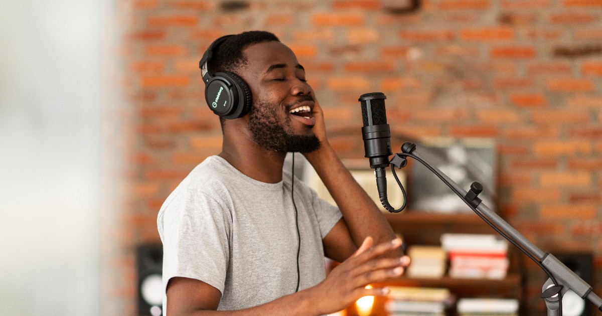 Karaoke Earphones - Portable Audio Excellence For Singing Enthusiasts