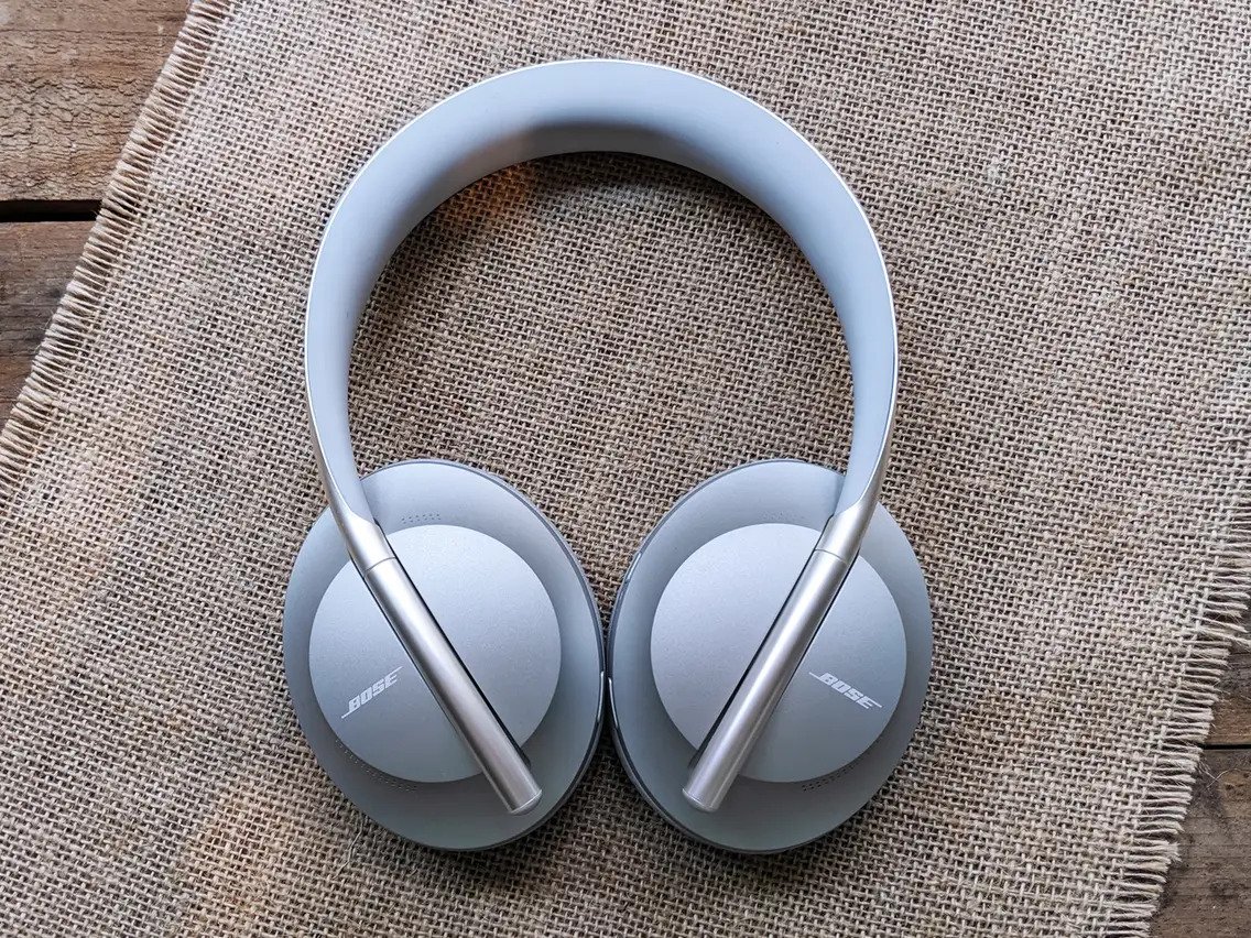 Bose noise cancelling headphones 700
