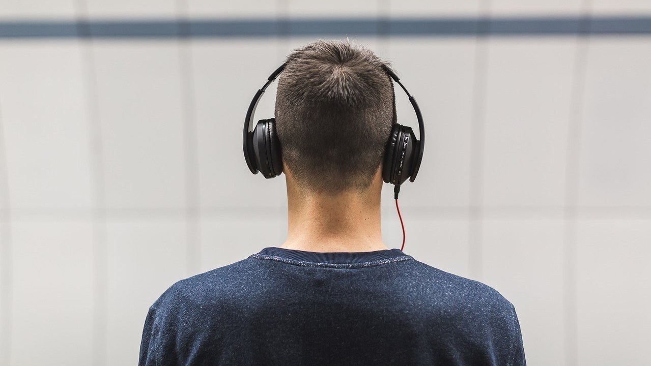 How To Stop Headset Hair - Tips And Tricks